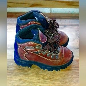 Boys toddler boot size 9